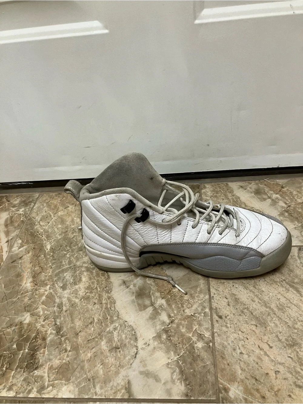 Air Jordan 12 Retro GS White Wolf Grey Black Youth 7Y Clean Pre-Owned